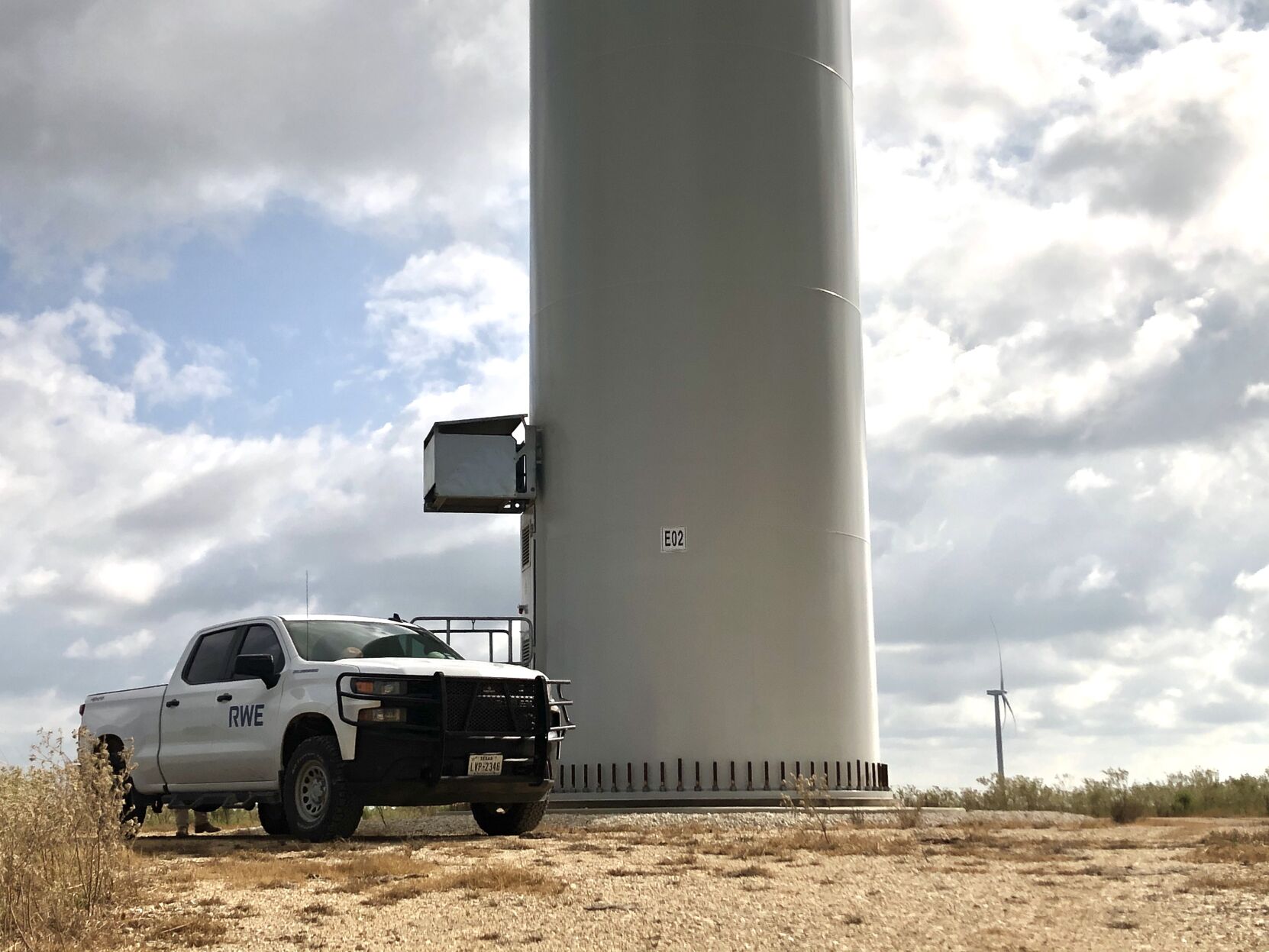Truck vs. turbine